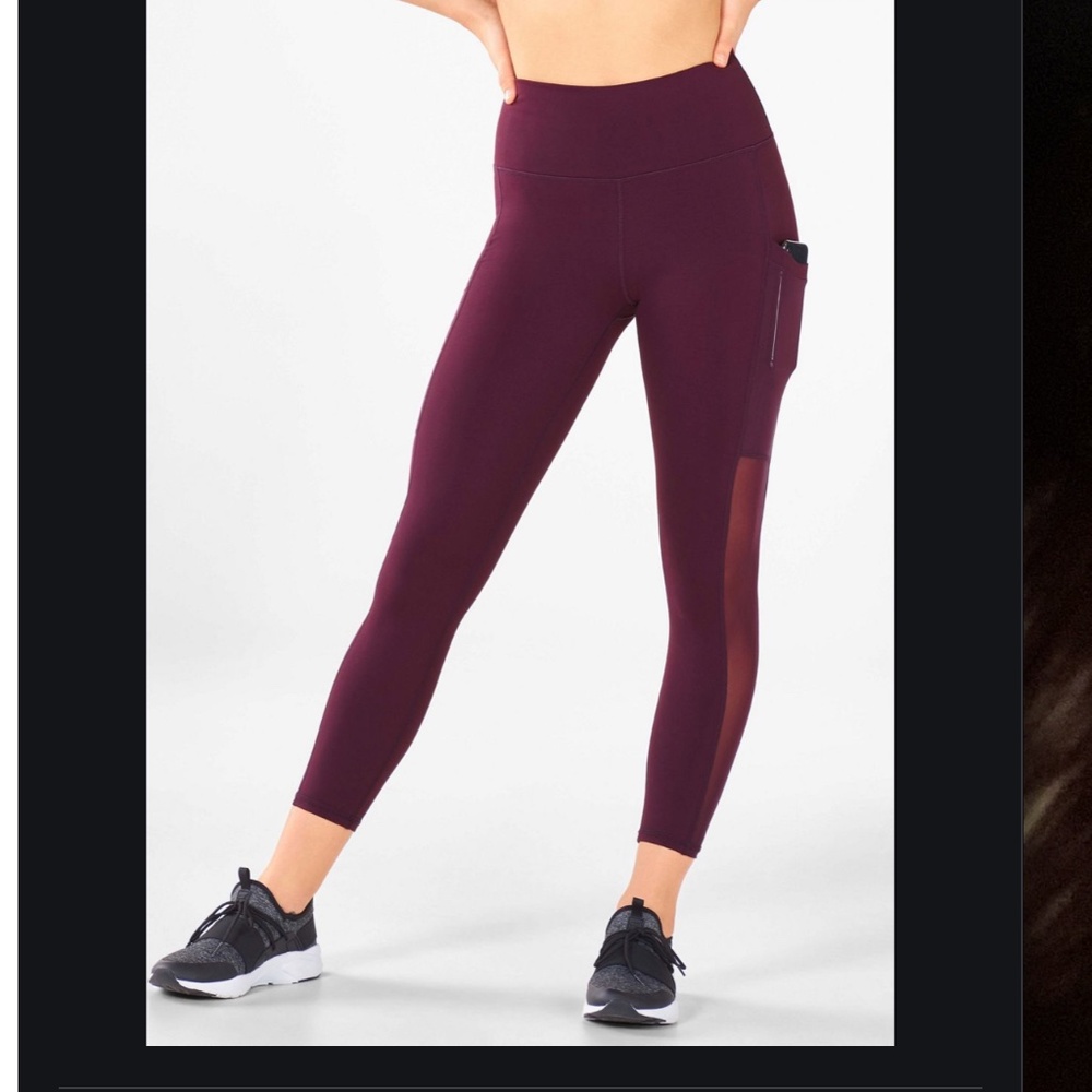 Fabletics Burgundy Mila High-Waisted Pocket Capri legging size medium